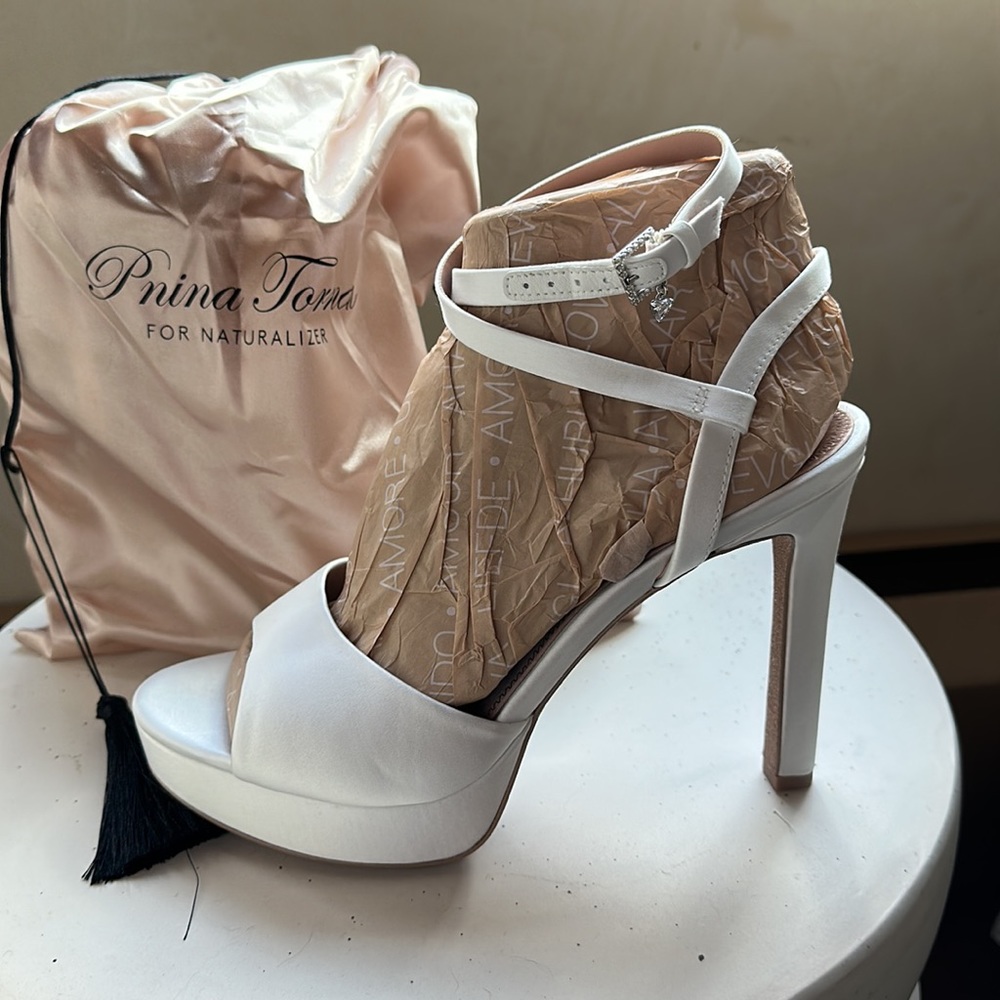 NEVER WORN Pnina Tornai Size 8 Platform Heels